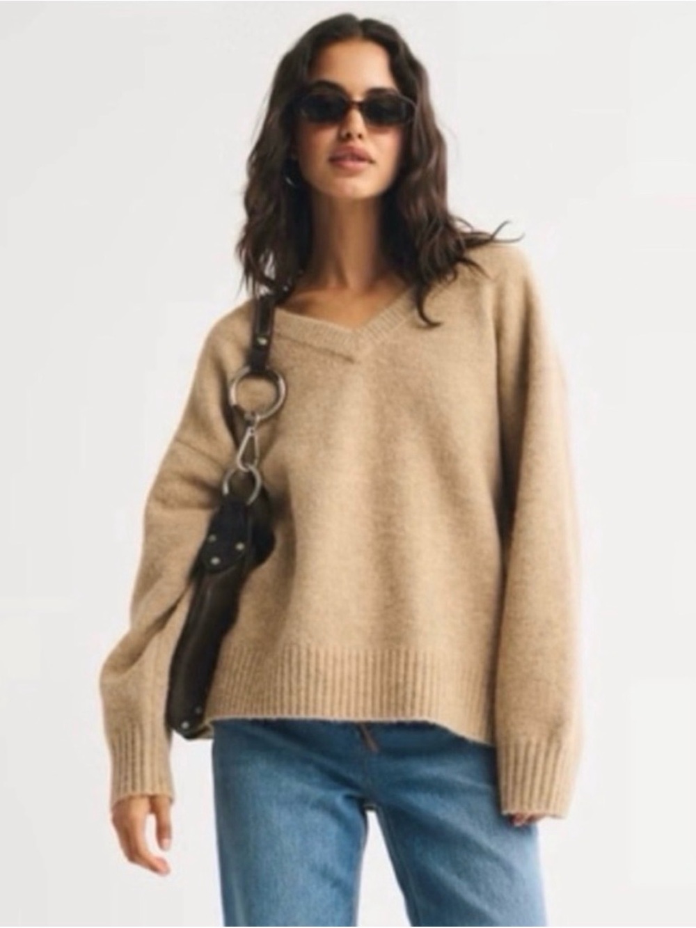 NEW WITHOUT TAGS Abercrombie & Fitch Tan V-Neck Knit Sweater